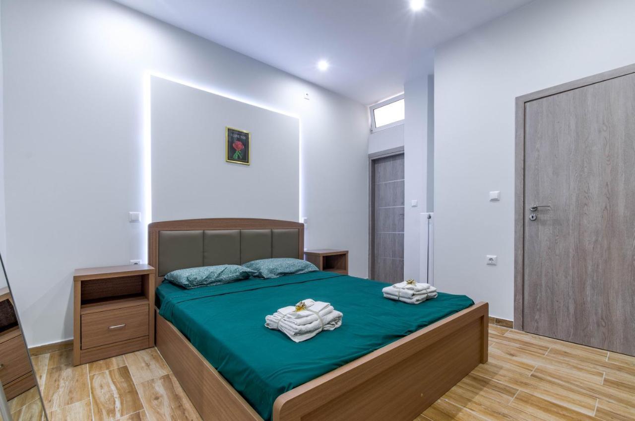 Renovated 2Bd House Close To Pireus Port Exterior photo